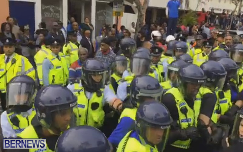 riot police at protest dec 2 2016 (14)
