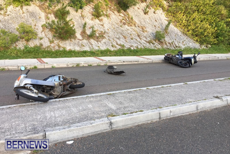 Frog Lane Montpelier road Collision Bermuda, March 21 2017 (2)