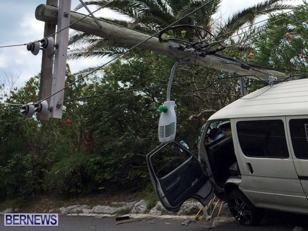 Van struck Bermuda May 12 2017 (4)