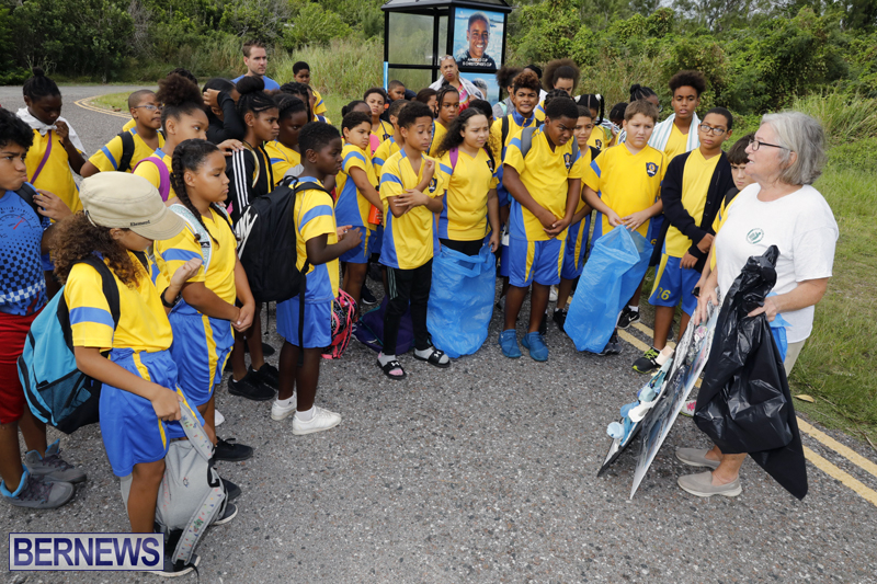 Clearwater Students Clean Up Bermuda Oct 6 2017 (10)
