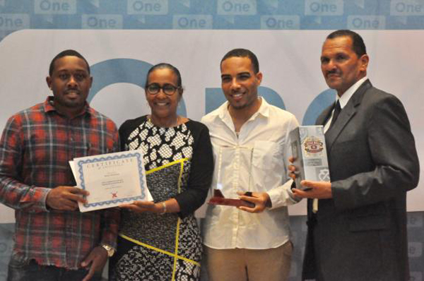 BCB Award Winners Bermuda Nov 6 2017 (1)