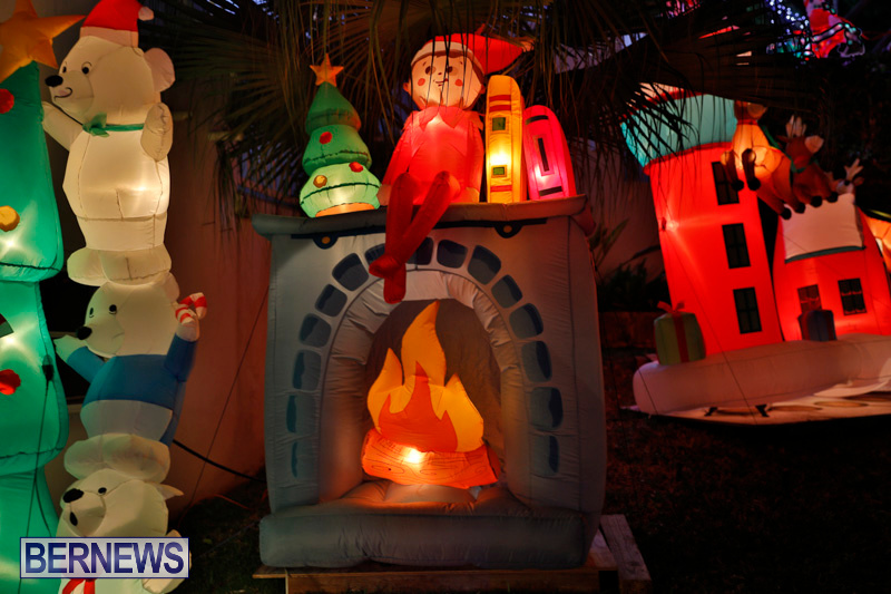 Flatts-North-Shore-Road-Christmas-Decorations-Lights-Bermuda-December-20-2017-6944