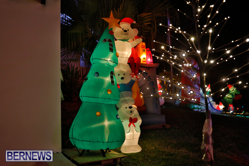 Flatts-North-Shore-Road-Christmas-Decorations-Lights-Bermuda-December-20-2017-6952