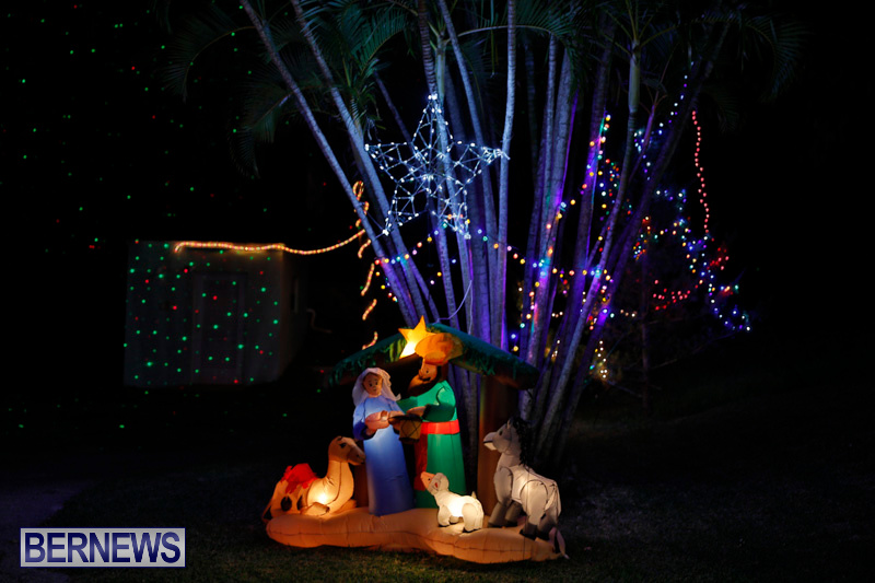 Flatts-North-Shore-Road-Christmas-Decorations-Lights-Bermuda-December-20-2017-7020