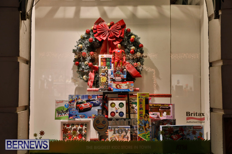 Hamilton-Storefronts-Christmas-Decorations-Lights-Bermuda-December-22-2017-7753