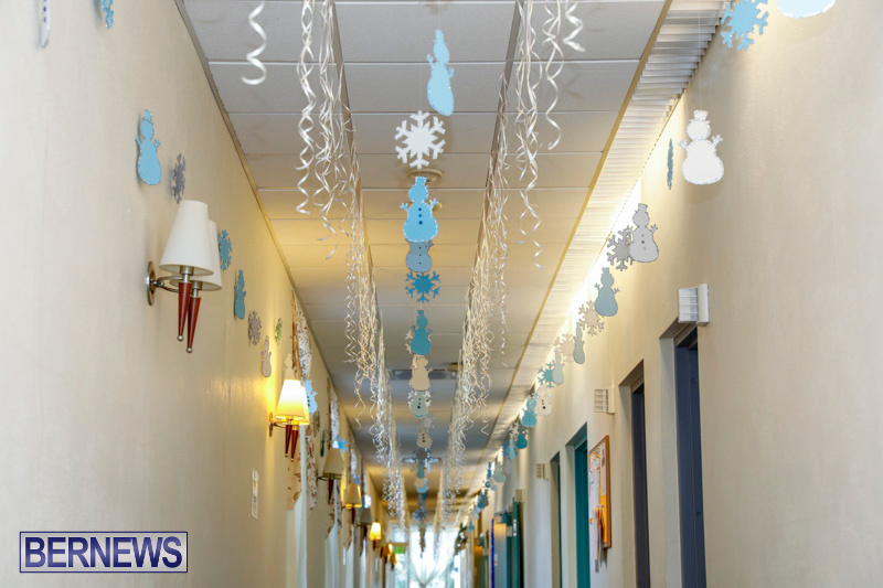 Sylvia-Richardson-Care-Facility-Christmas-Decorations-Bermuda-December-20-2017-6538