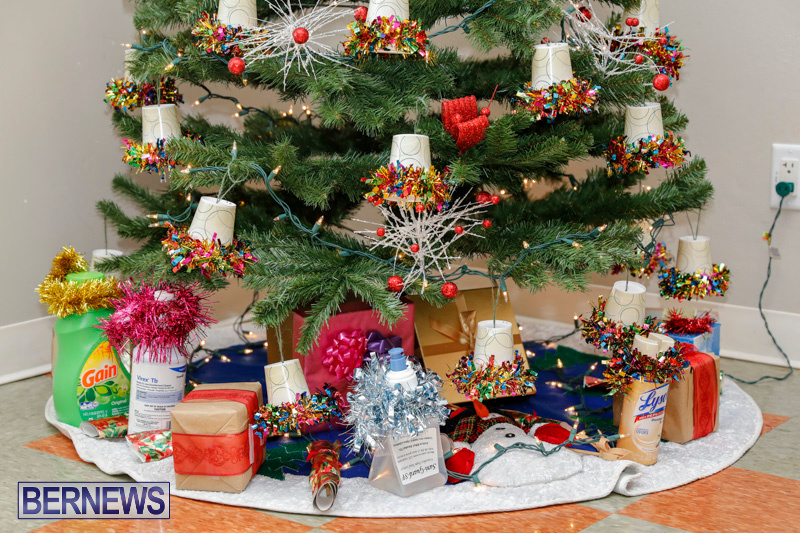 Sylvia-Richardson-Care-Facility-Christmas-Decorations-Bermuda-December-20-2017-6579