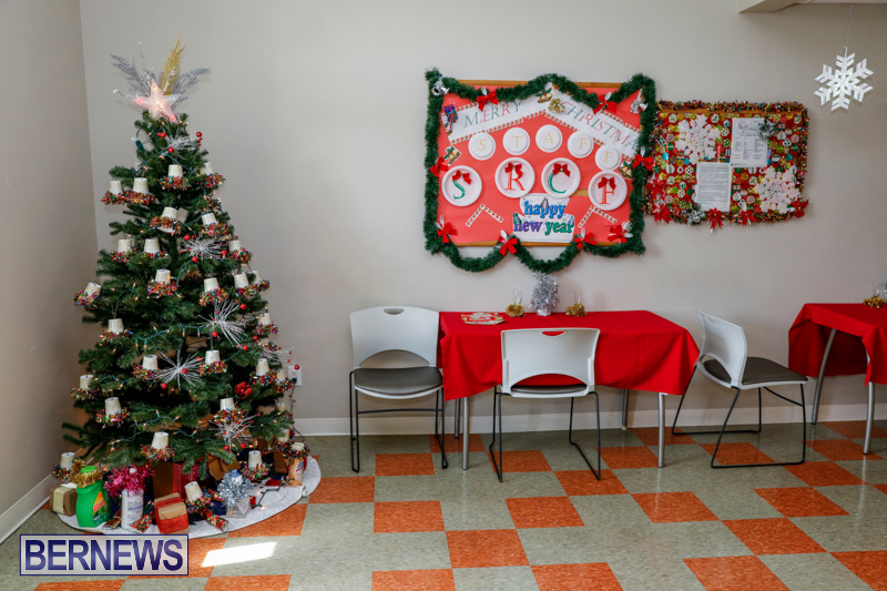 Sylvia-Richardson-Care-Facility-Christmas-Decorations-Bermuda-December-20-2017-6581