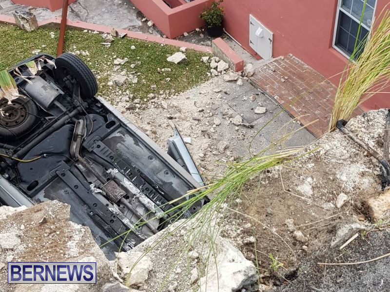 Overturned Car Smashed Wall Bermuda, April  11 2018 (2)