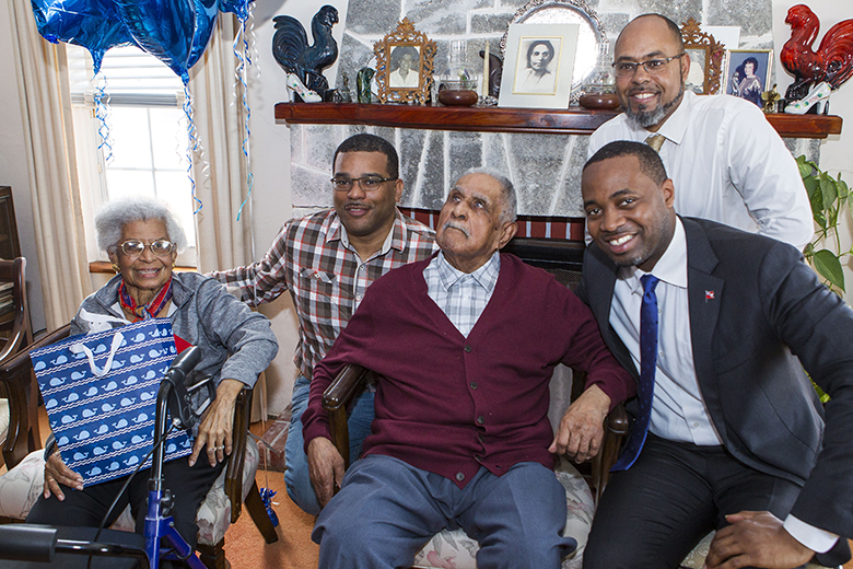 Premier visits Centenarians Bermuda April 8 2018 (3)