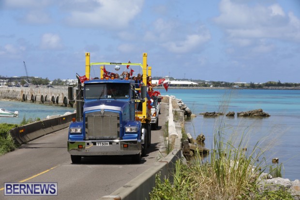 Bermuda U15 football team motorcade August 14 2018 (3)