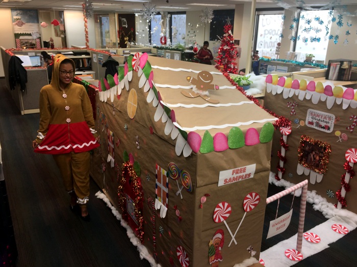 BHB Christmas Gingerbread cubicle Bermuda 2018 2 (3)