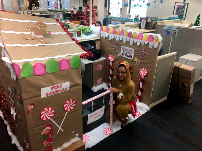 BHB Christmas Gingerbread cubicle Bermuda 2018 2 (4)