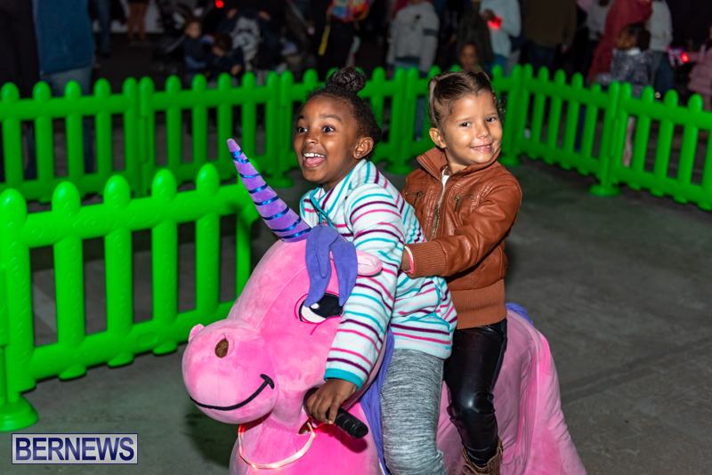 Christmas-Boat-Parade-Viewing-Village-Bermuda-Dec-2018-1