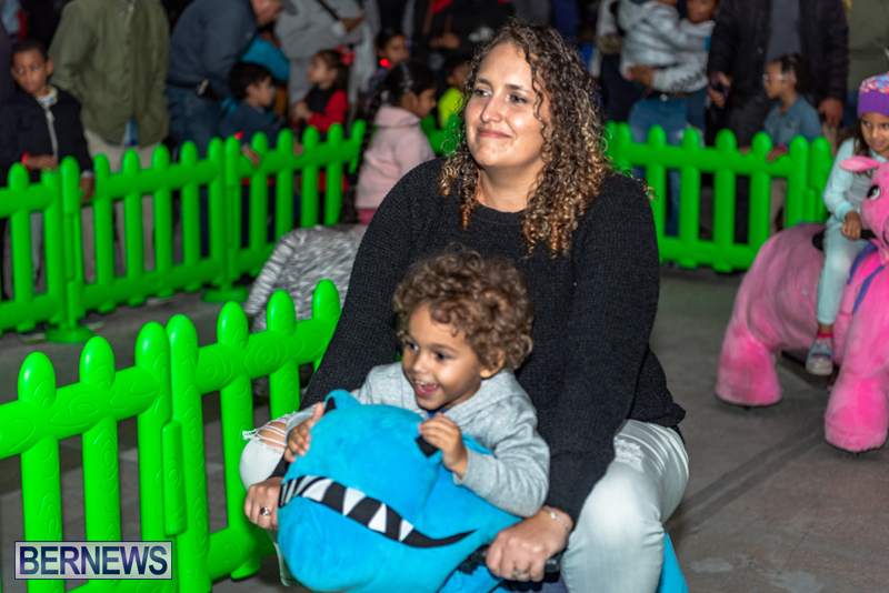 Christmas-Boat-Parade-Viewing-Village-Bermuda-Dec-2018-10