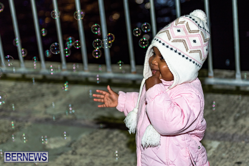 Christmas-Boat-Parade-Viewing-Village-Bermuda-Dec-2018-12