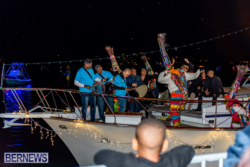 Christmas-Boat-Parade-Viewing-Village-Bermuda-Dec-2018-13