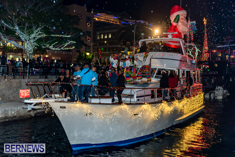 Christmas-Boat-Parade-Viewing-Village-Bermuda-Dec-2018-14