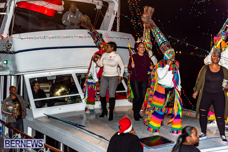 Christmas-Boat-Parade-Viewing-Village-Bermuda-Dec-2018-15