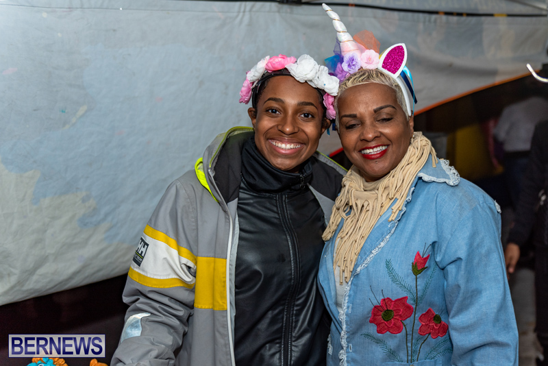 Christmas-Boat-Parade-Viewing-Village-Bermuda-Dec-2018-4