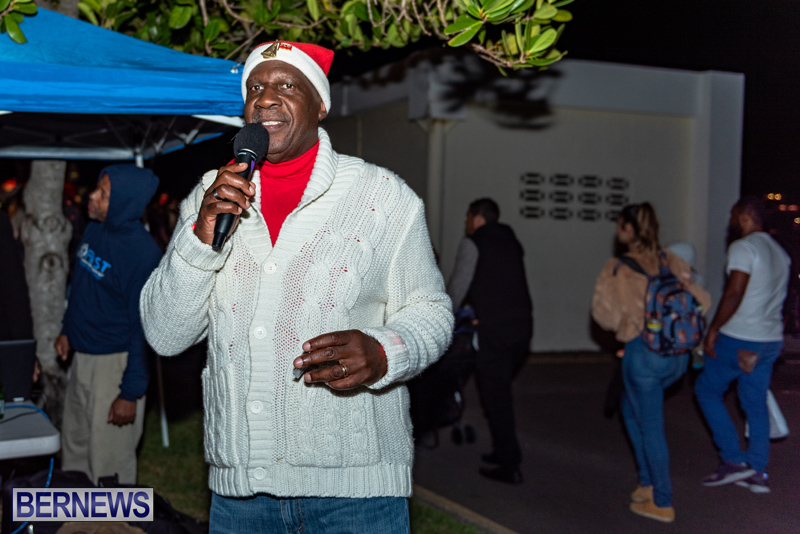 Christmas-Boat-Parade-Viewing-Village-Bermuda-Dec-2018-7