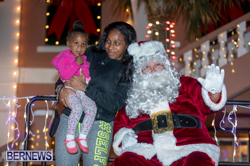 Santa-Claus-visits-St.-George’s-Bermuda-December-1-2018-2237