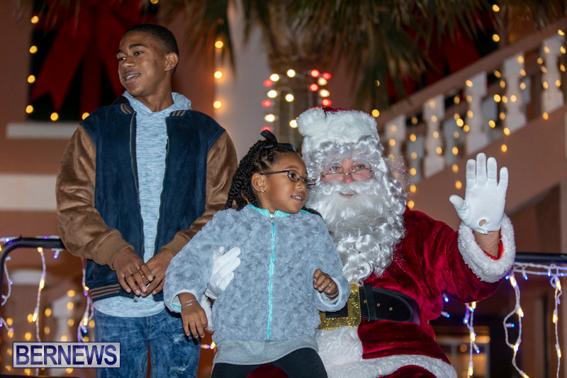 Santa-Claus-visits-St.-George’s-Bermuda-December-1-2018-2260