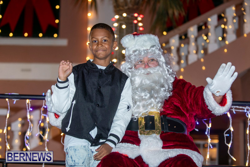 Santa-Claus-visits-St.-George’s-Bermuda-December-1-2018-2262