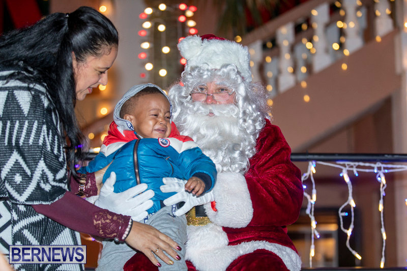 Santa-Claus-visits-St.-George’s-Bermuda-December-1-2018-2272