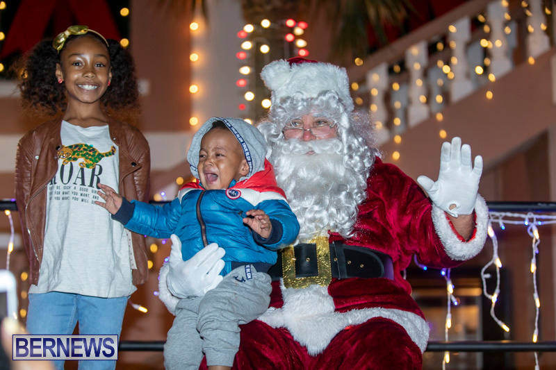 Santa-Claus-visits-St.-George’s-Bermuda-December-1-2018-2274