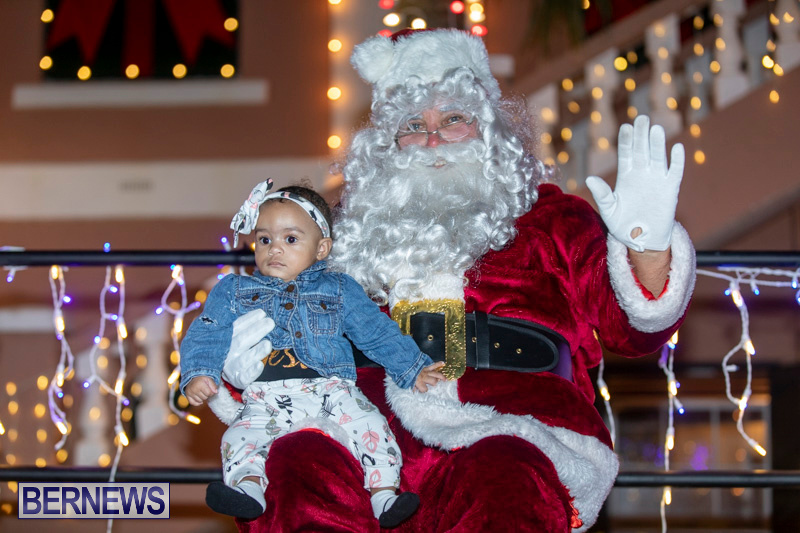 Santa-Claus-visits-St.-George’s-Bermuda-December-1-2018-2321