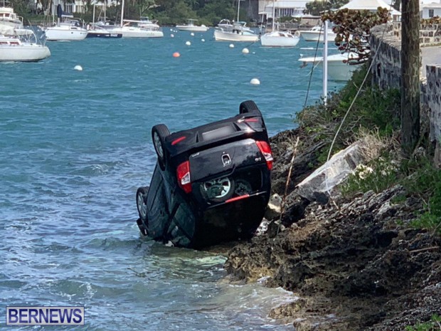 car overturned Bermuda Feb 25 2019 (1)