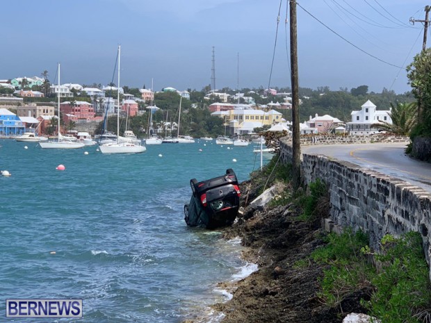 car overturned Bermuda Feb 25 2019 (2)