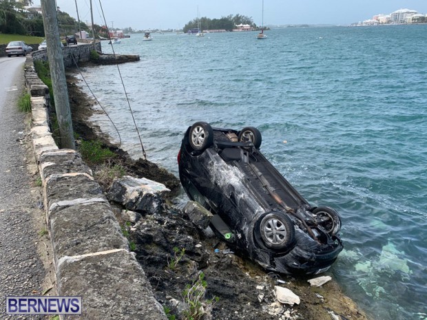 car overturned Bermuda Feb 25 2019 (4)
