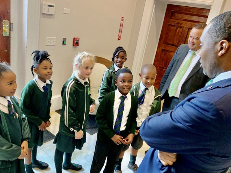 Heron Bay Primary Students Visit The Premier Bermuda Feb 2020 (2)