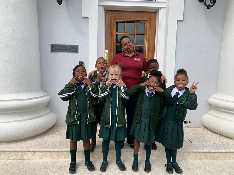 Heron Bay Primary Students Visit The Premier Bermuda Feb 2020 (3)