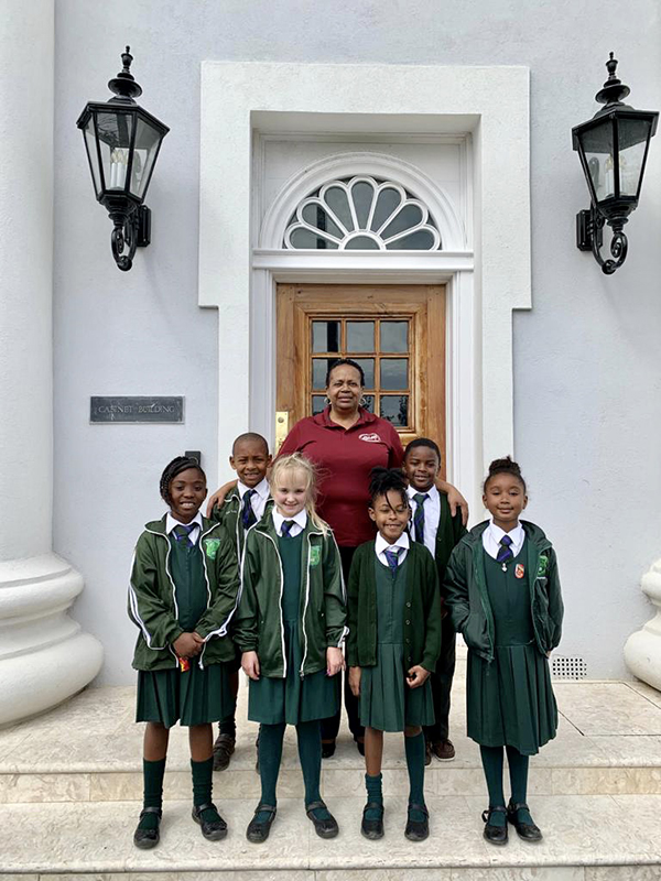 Heron Bay Primary Students Visit The Premier Bermuda Feb 2020 (4)