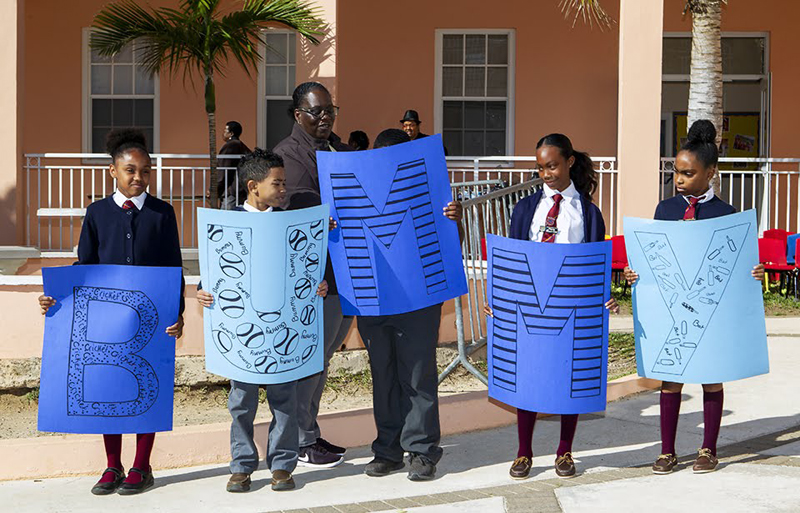 Minister recognizes Bermudian icons at primary school Feb 2020 (2)