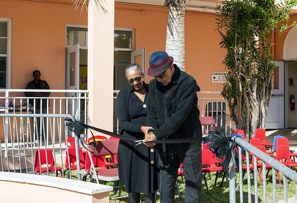 Minister recognizes Bermudian icons at primary school Feb 2020 (3)