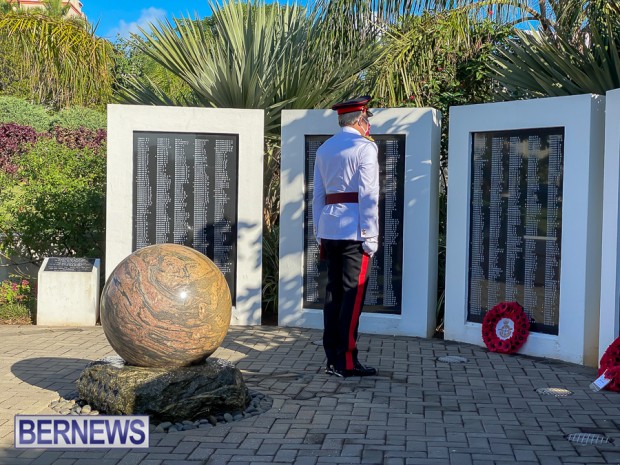 JM wreaths at Bermuda War Memorial in Hamilton 2020 Remembrance Day (5)