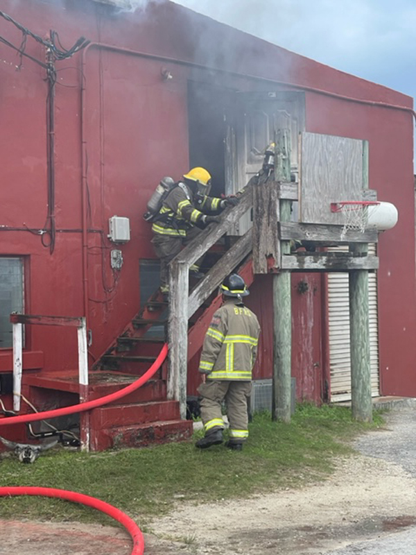Fire at Westover Farm Bermuda Nov 25 2021 (5)