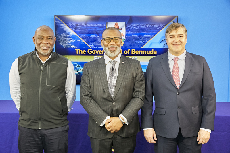 Minister Walter Roban press conference Bermuda Nov 2021