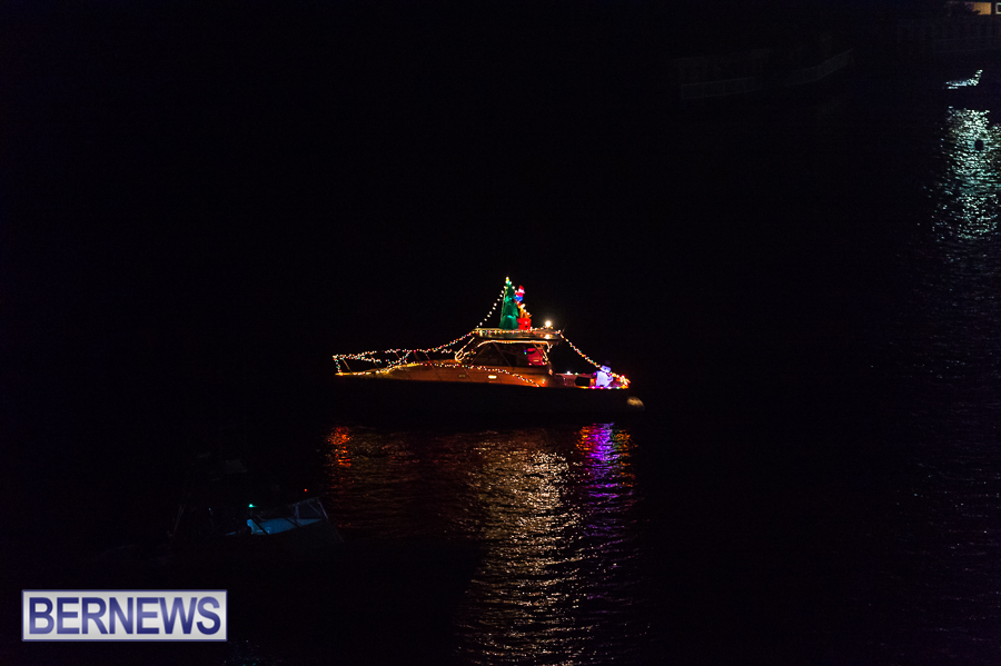 2021 Bermuda Christmas holiday boat parade Hamilton December JM (40)