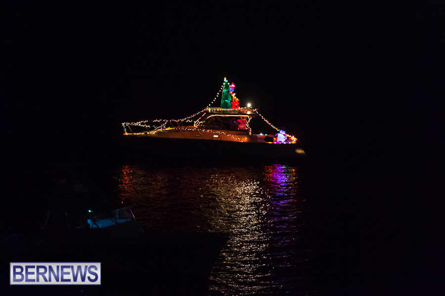 2021 Bermuda Christmas holiday boat parade Hamilton December JM (41)