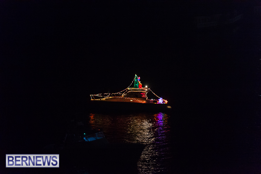 2021 Bermuda Christmas holiday boat parade Hamilton December JM (42)