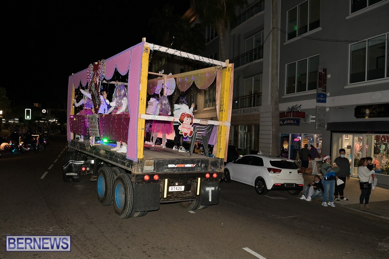 2021 MarketPlace Christmas Parade Bermuda AW (61)