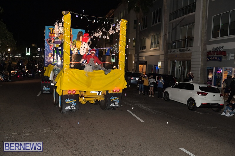 2021 MarketPlace Christmas Parade Bermuda AW (64)