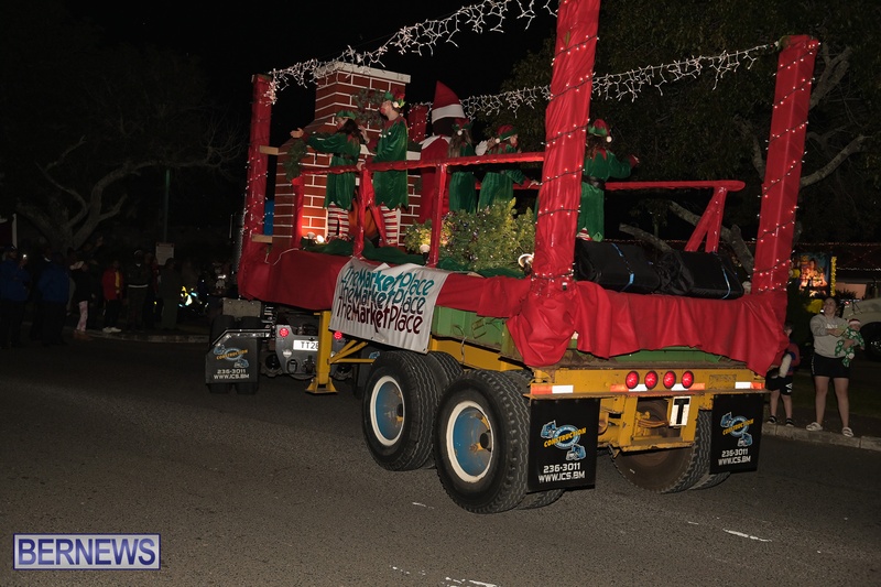2021 MarketPlace Christmas Parade Bermuda AW (92)