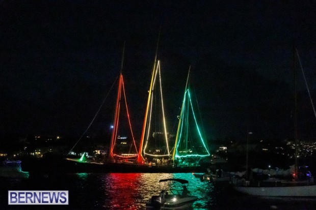 Bermuda Hamilton Christmas Boat Parade 2021 DF (22)