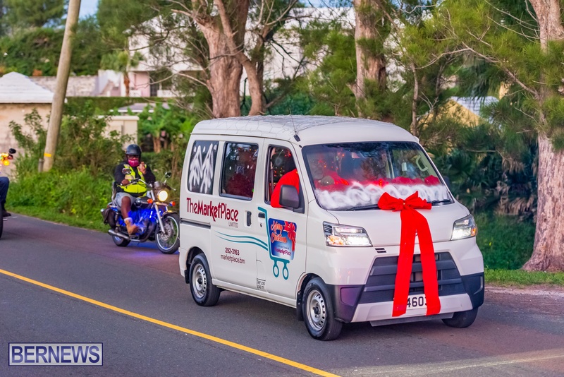 Bermuda MarketPlace Christmas Parade motorcade December 2021 JS (2)